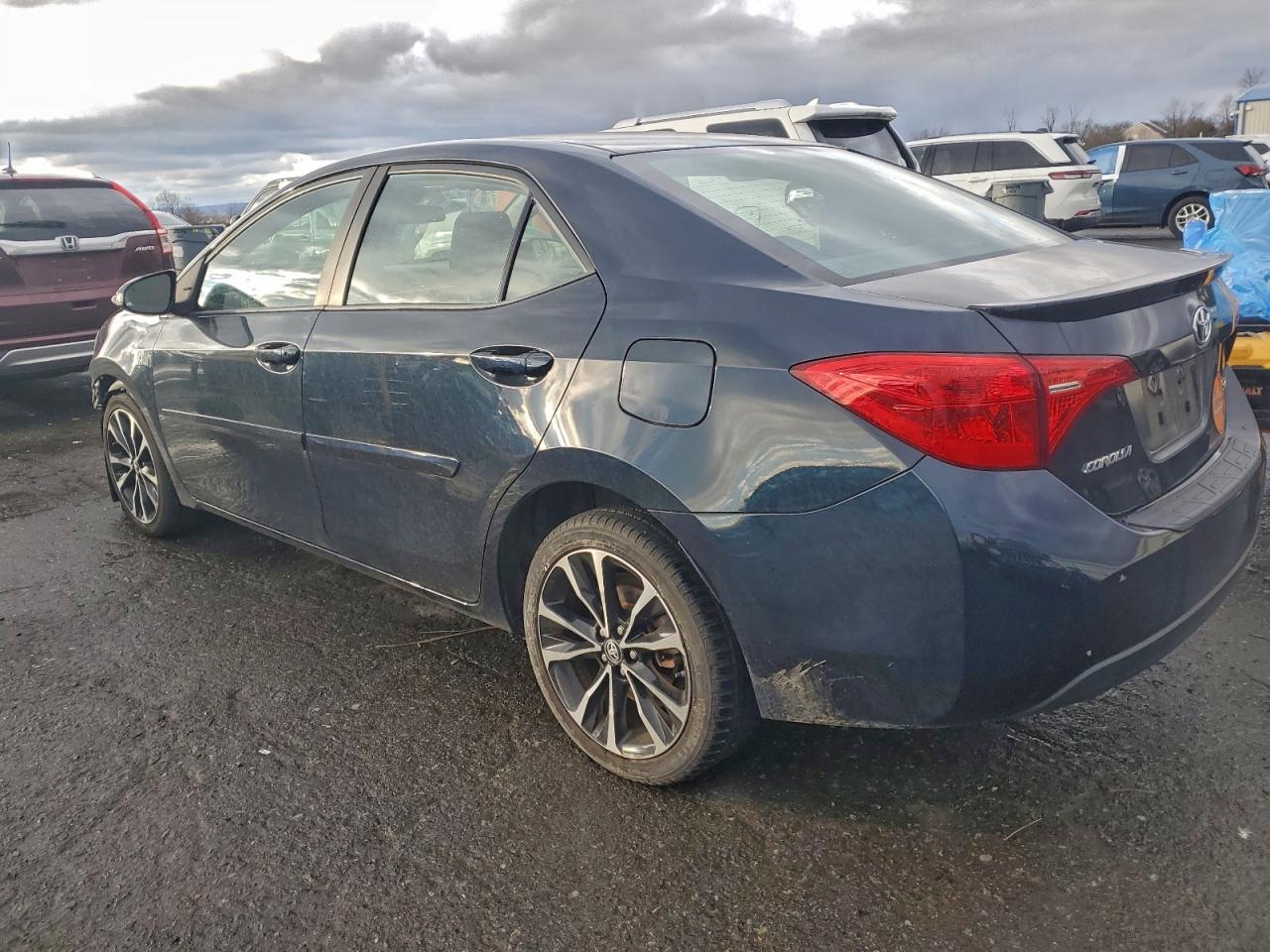 2018 TOYOTA COROLLA L photo 2