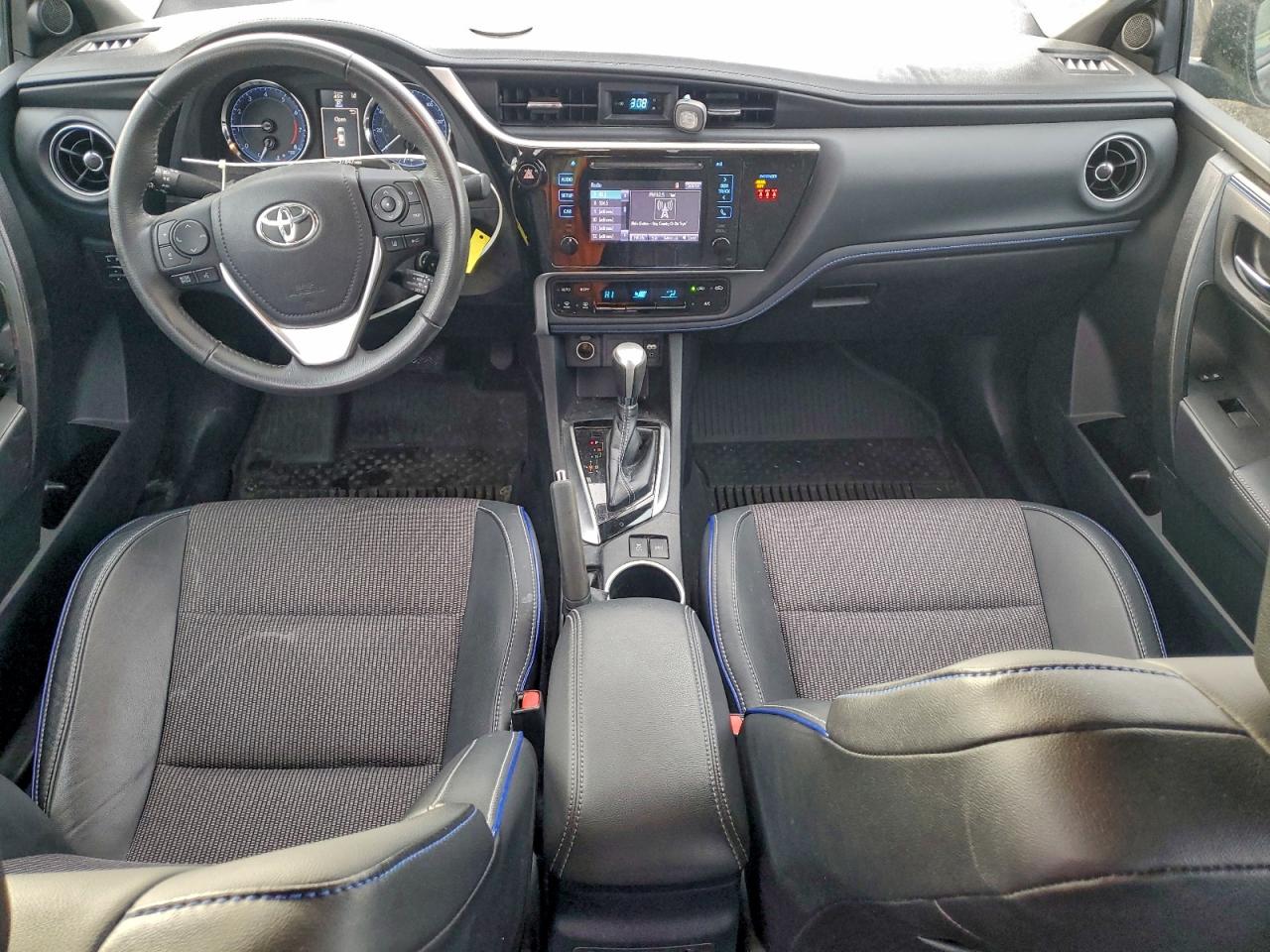 2018 TOYOTA COROLLA L photo 8