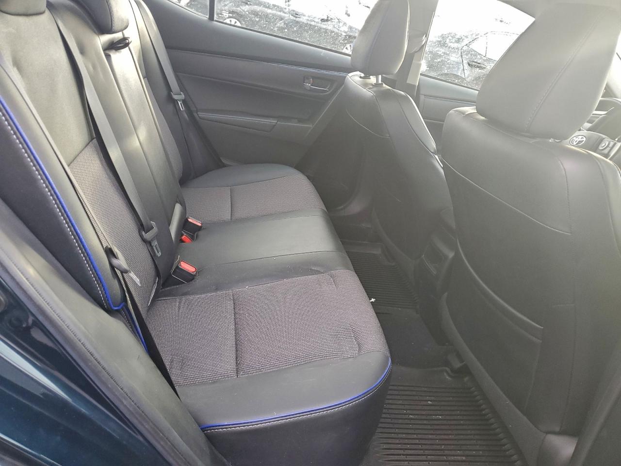 2018 TOYOTA COROLLA L photo 10