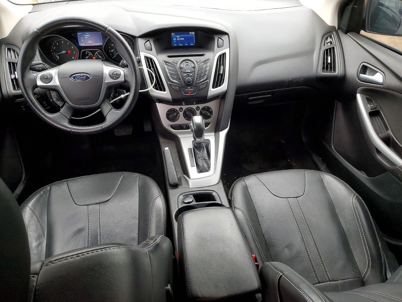 2014 FORD FOCUS SE photo 8