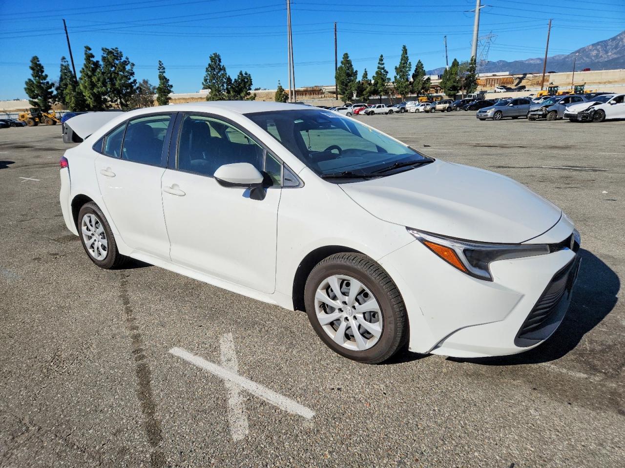 2023 TOYOTA COROLLA LE photo 4