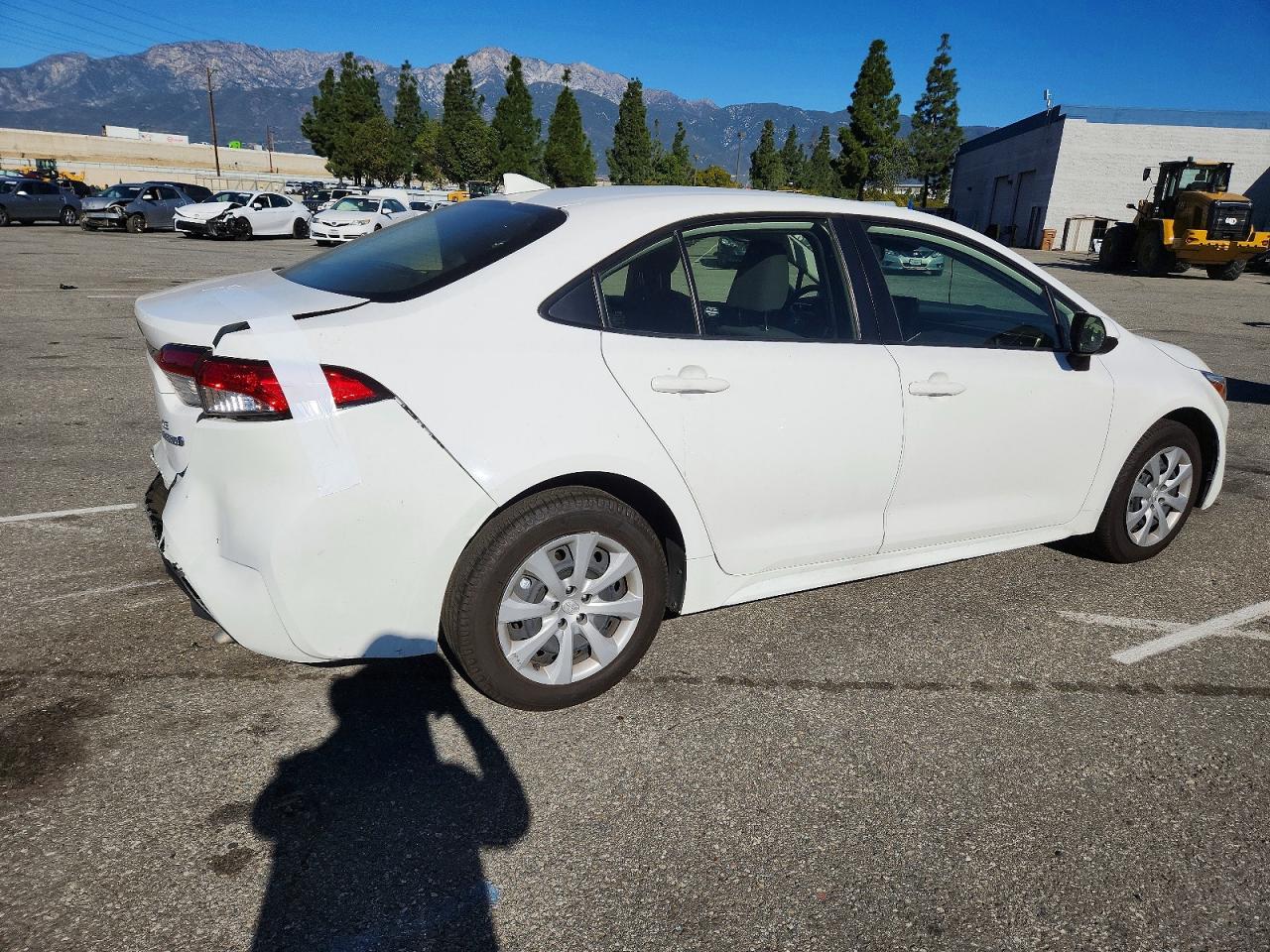 2023 TOYOTA COROLLA LE photo 3