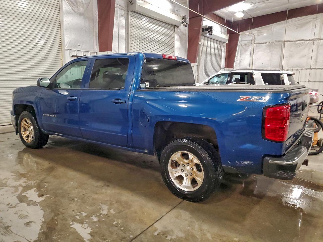 2015 CHEVROLET SILVERADO K1500 LT photo 2