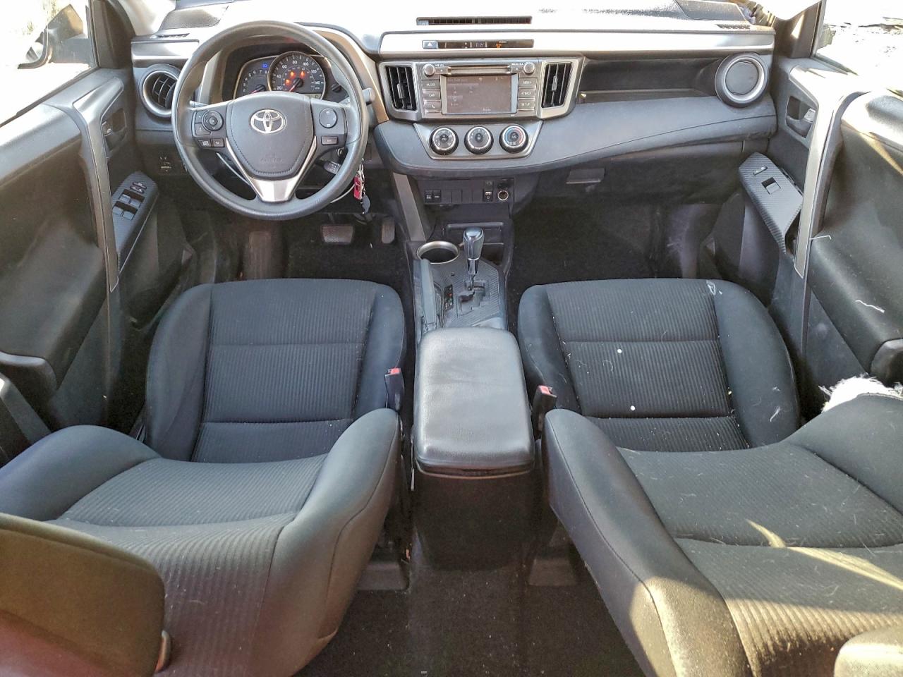 2014 TOYOTA RAV4 LE photo 8
