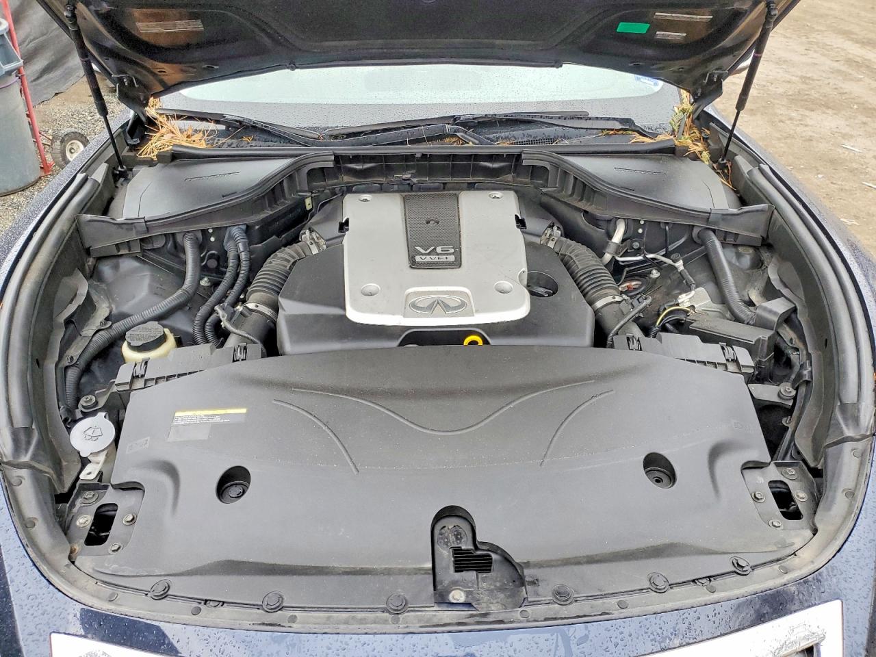 2015 INFINITI Q70L 3.7 photo 11