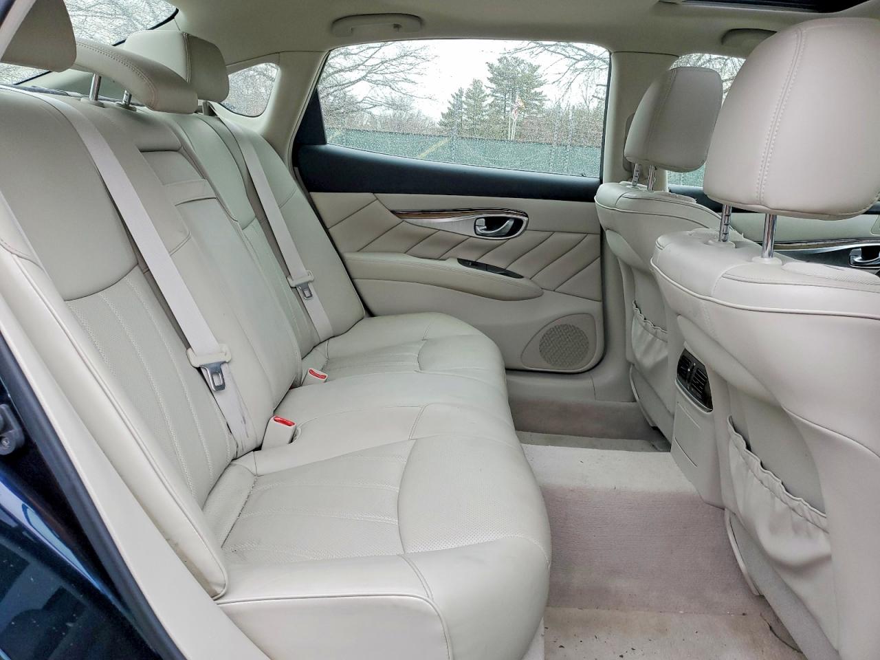 2015 INFINITI Q70L 3.7 photo 10