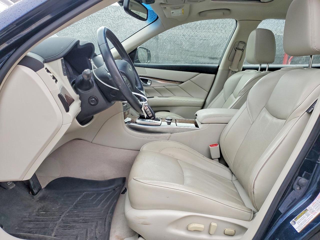 2015 INFINITI Q70L 3.7 photo 7