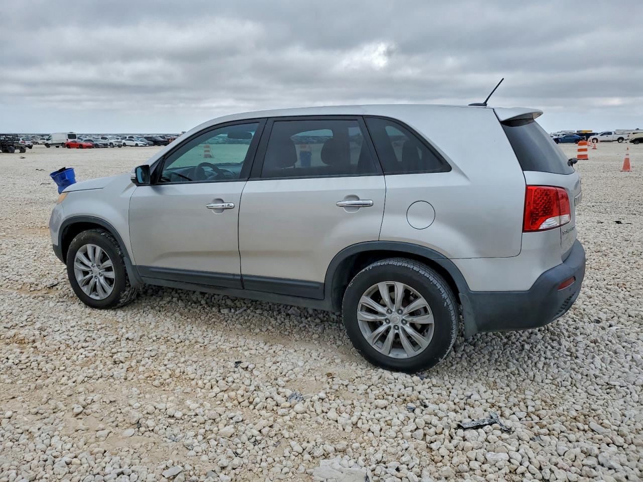 2011 KIA SORENTO EX photo 2