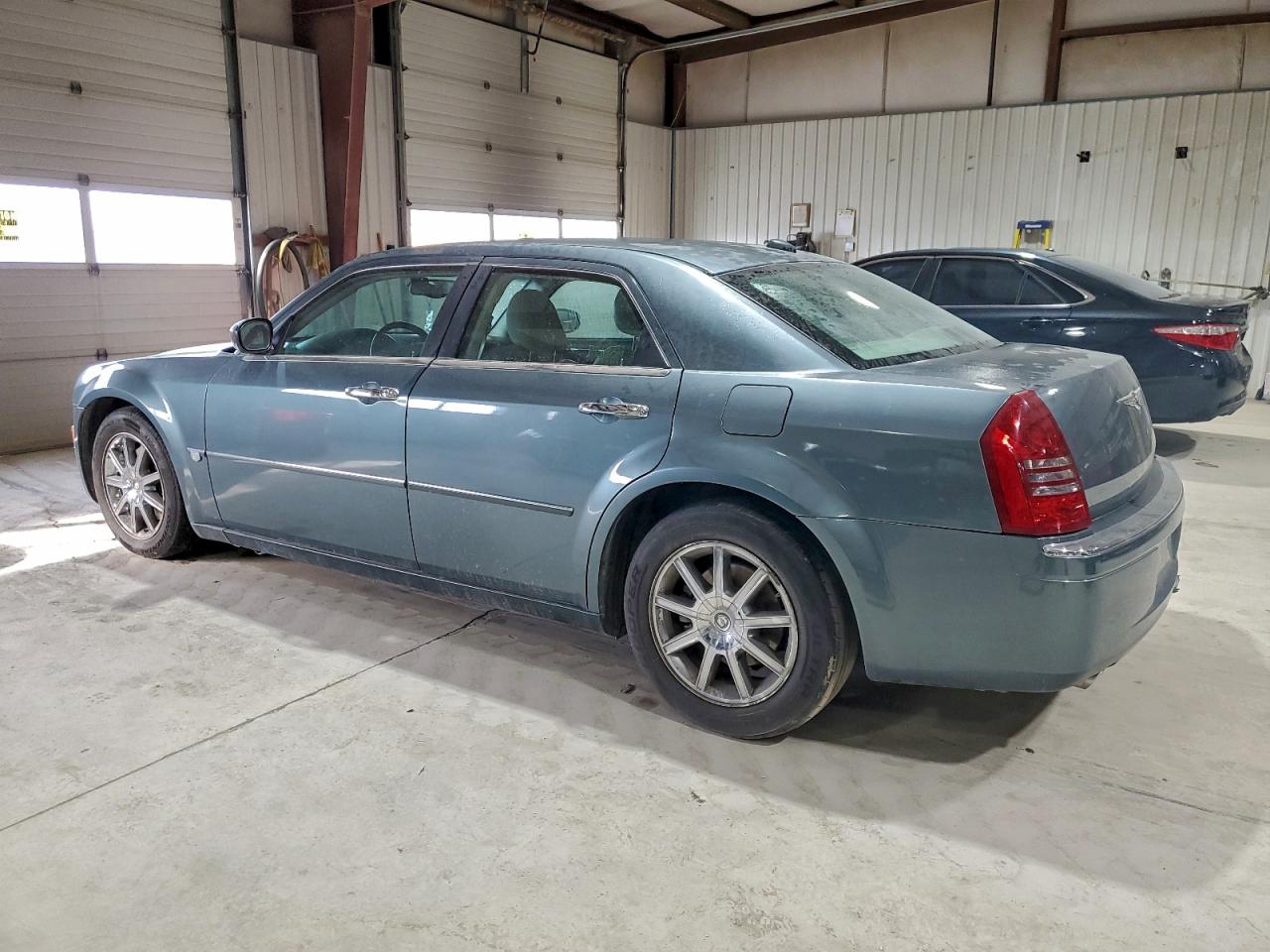 2005 CHRYSLER 300C photo 2