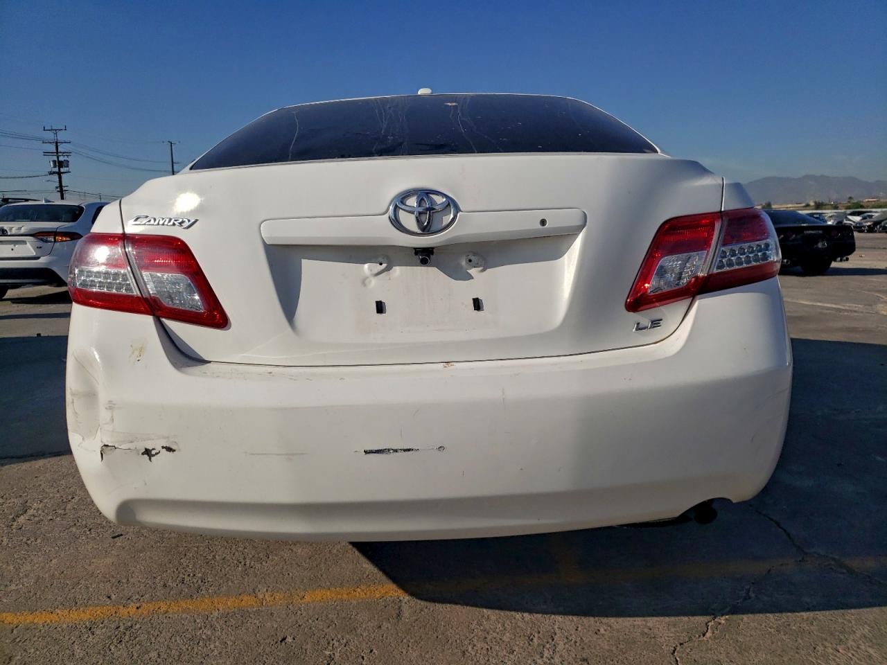 2011 TOYOTA CAMRY BASE photo 11