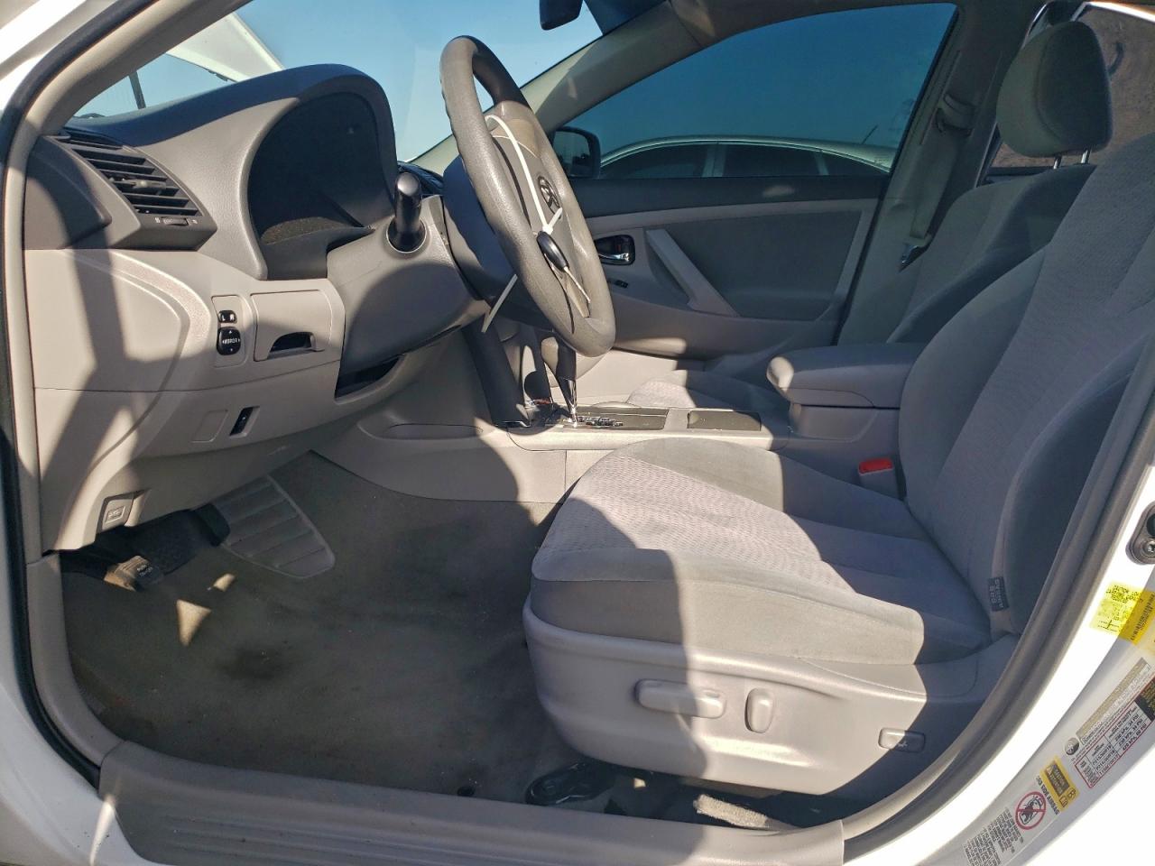 2011 TOYOTA CAMRY BASE photo 13