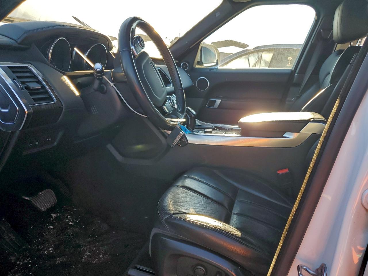 2017 LAND ROVER RANGE ROVER SPORT SE photo 13