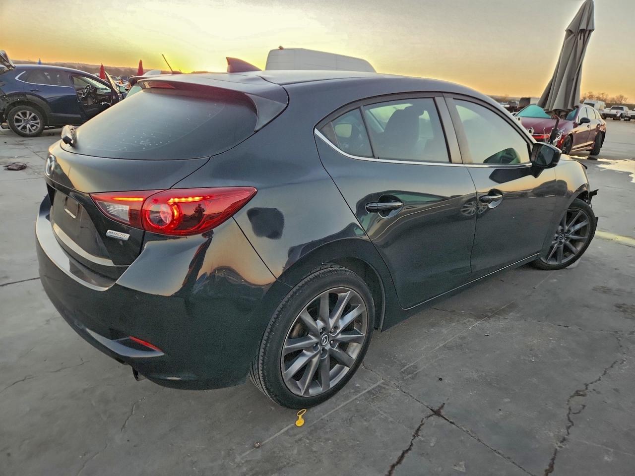 2018 MAZDA 3 GRAND TOURING photo 3