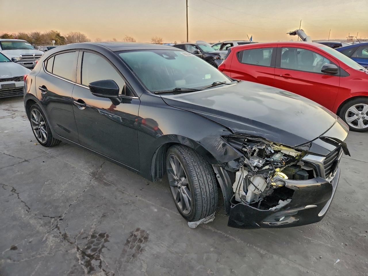 2018 MAZDA 3 GRAND TOURING photo 4