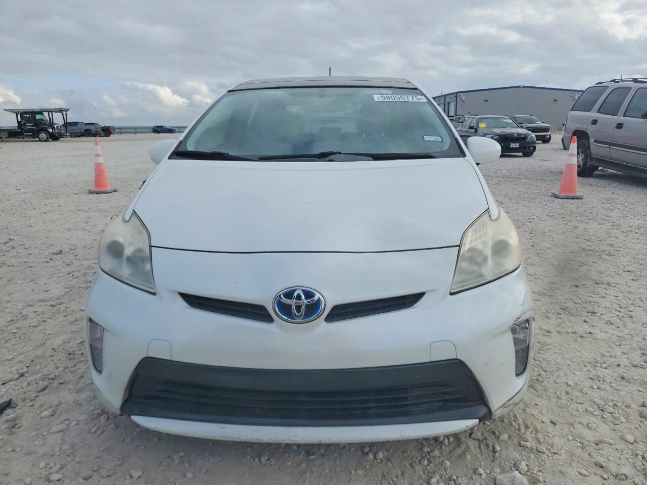 2013 TOYOTA PRIUS photo 5