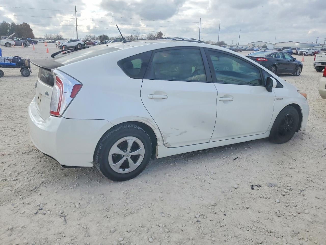 2013 TOYOTA PRIUS photo 3