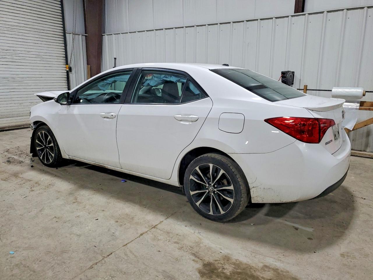 2017 TOYOTA COROLLA L photo 2