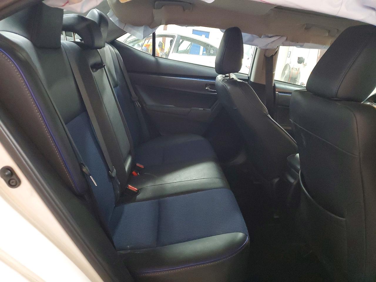 2017 TOYOTA COROLLA L photo 10