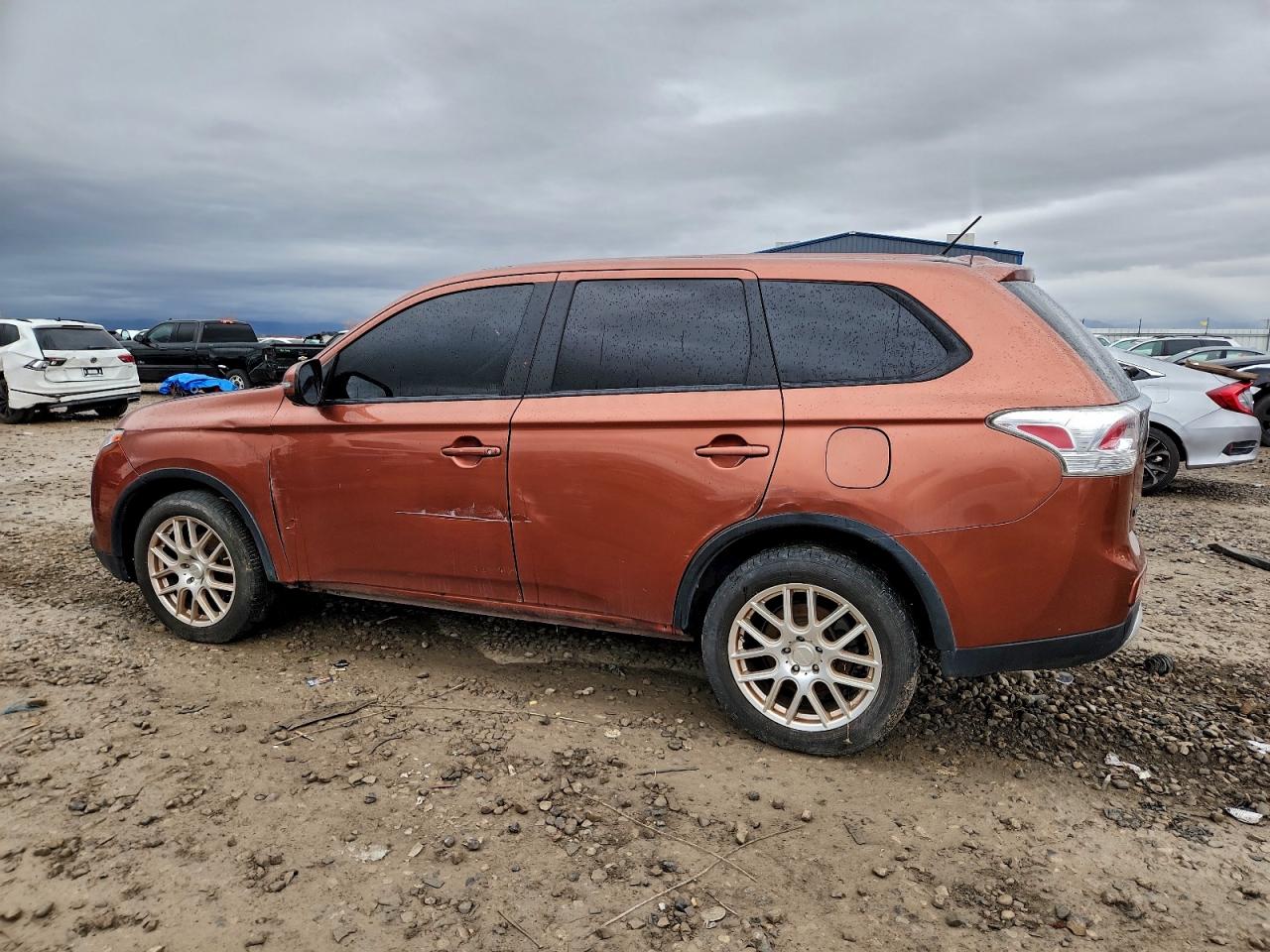 2015 MITSUBISHI OUTLANDER SE photo 2