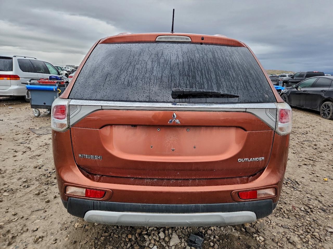 2015 MITSUBISHI OUTLANDER SE photo 6