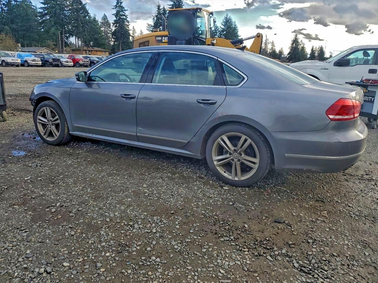2014 VOLKSWAGEN PASSAT SEL photo 3