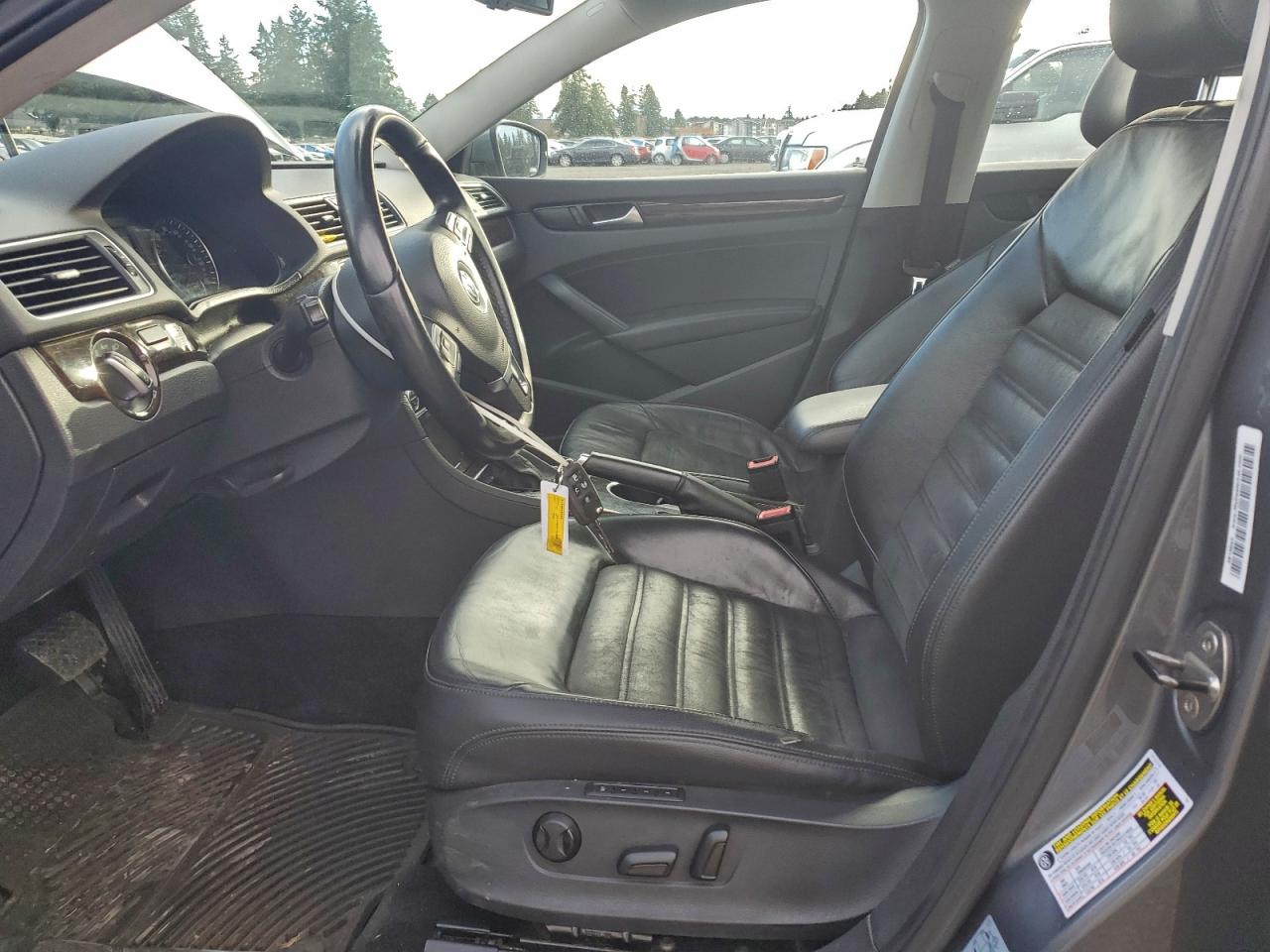 2014 VOLKSWAGEN PASSAT SEL photo 13