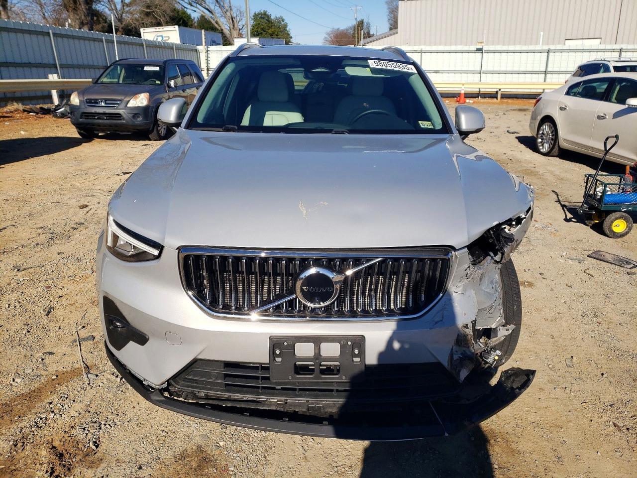 2023 VOLVO XC40 PLUS photo 5