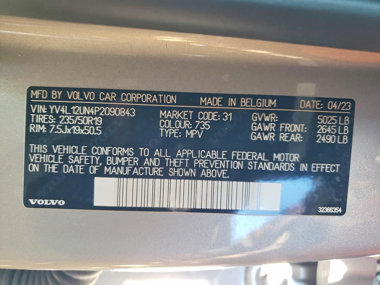 2023 VOLVO XC40 PLUS photo 13