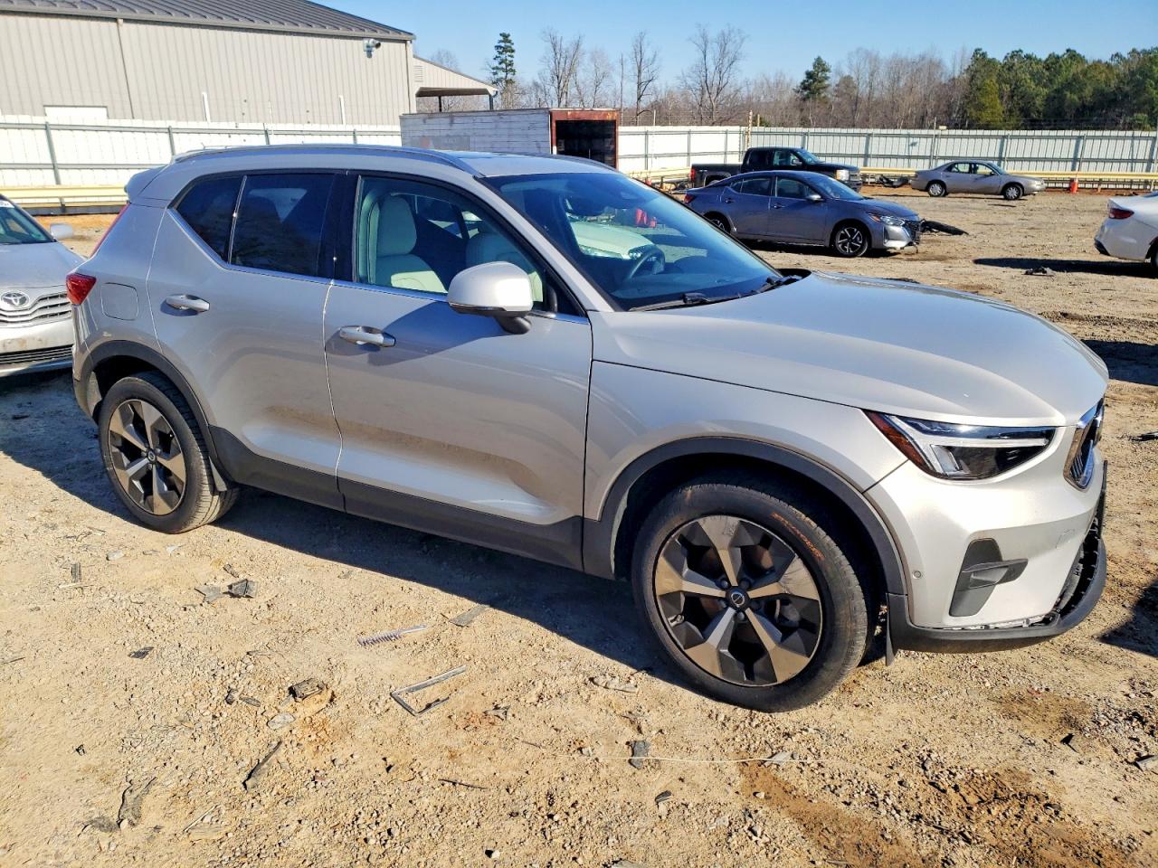 2023 VOLVO XC40 PLUS photo 4