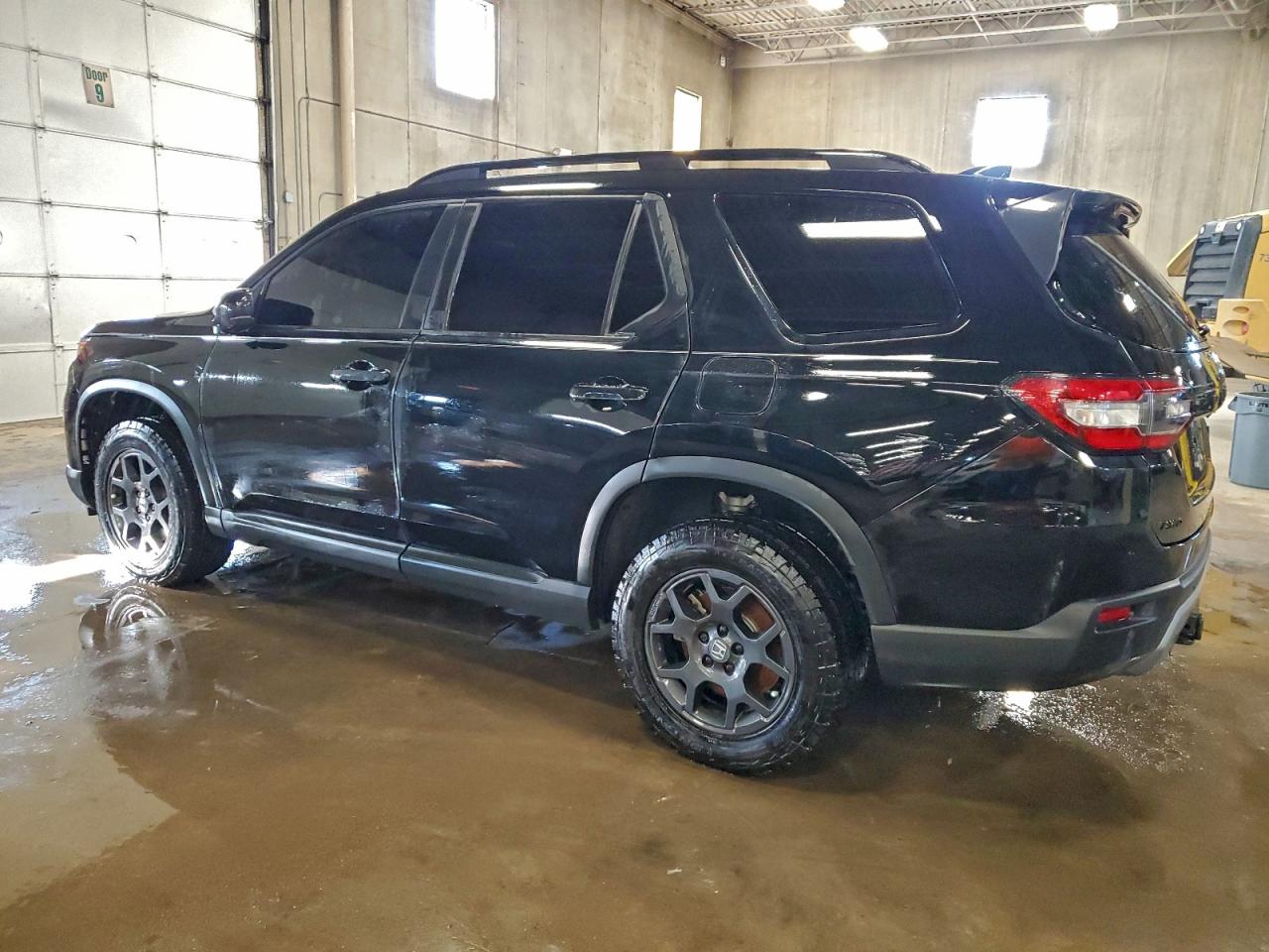2025 HONDA PILOT TRAILSPORT photo 2