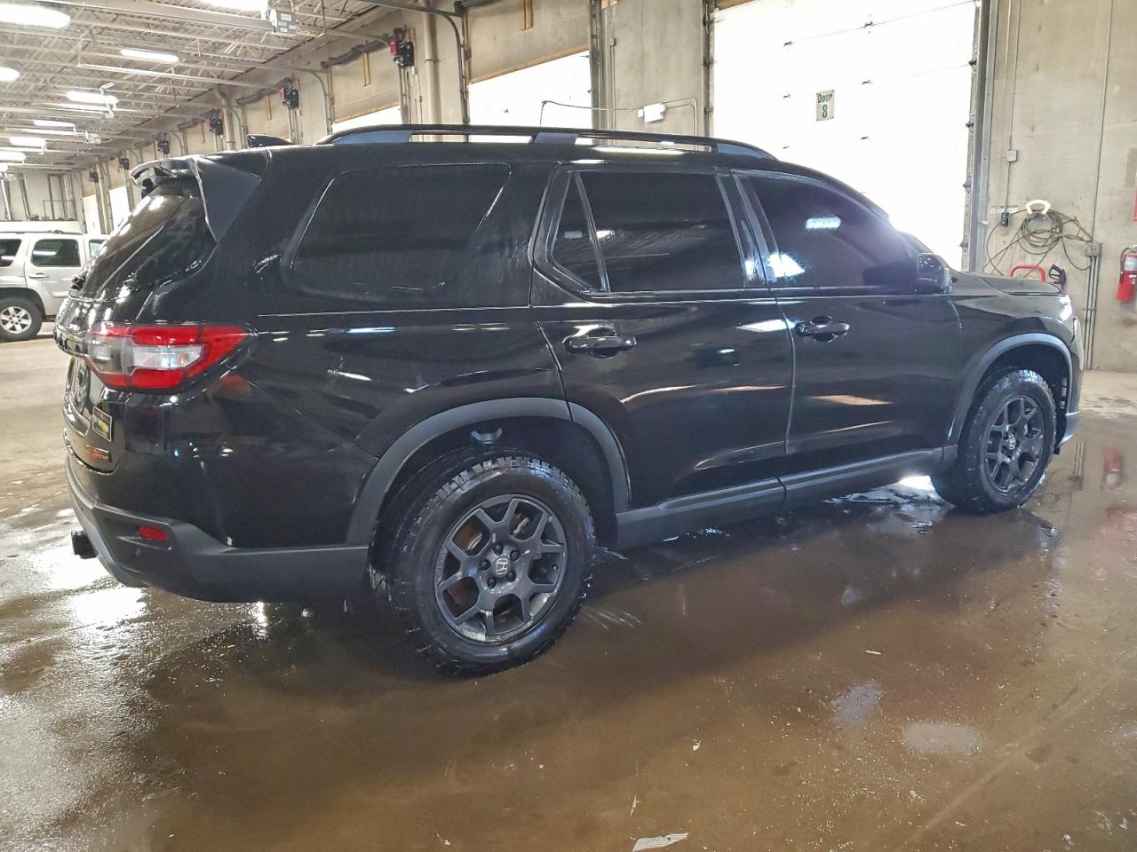 2025 HONDA PILOT TRAILSPORT photo 3