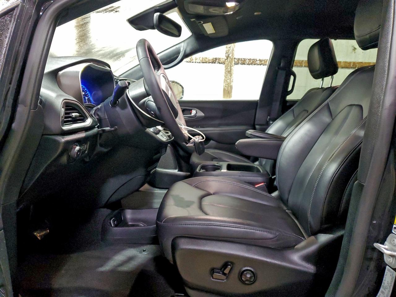 2025 CHRYSLER PACIFICA SELECT photo 7