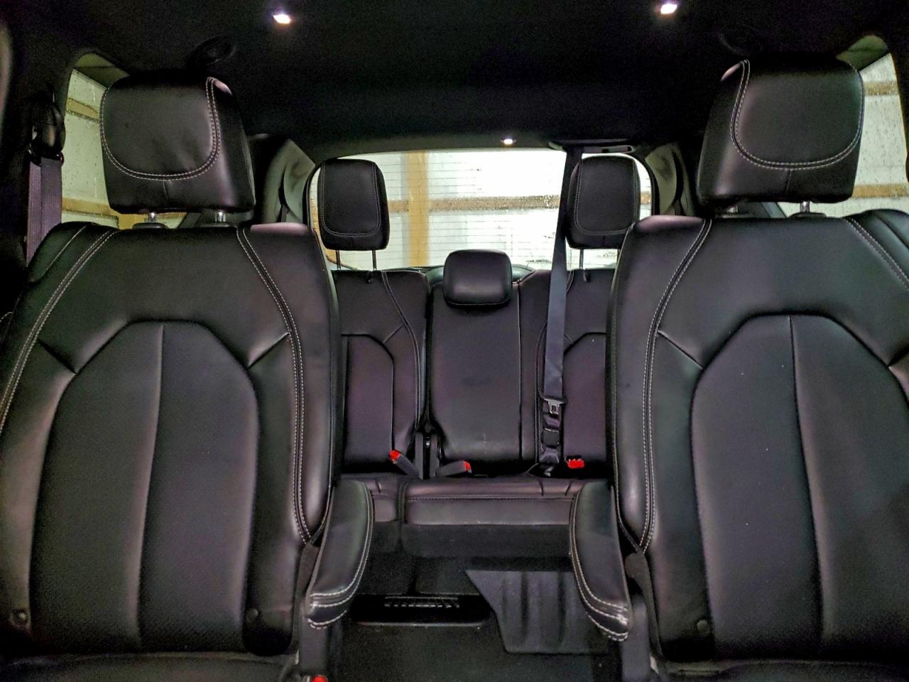 2025 CHRYSLER PACIFICA SELECT photo 10