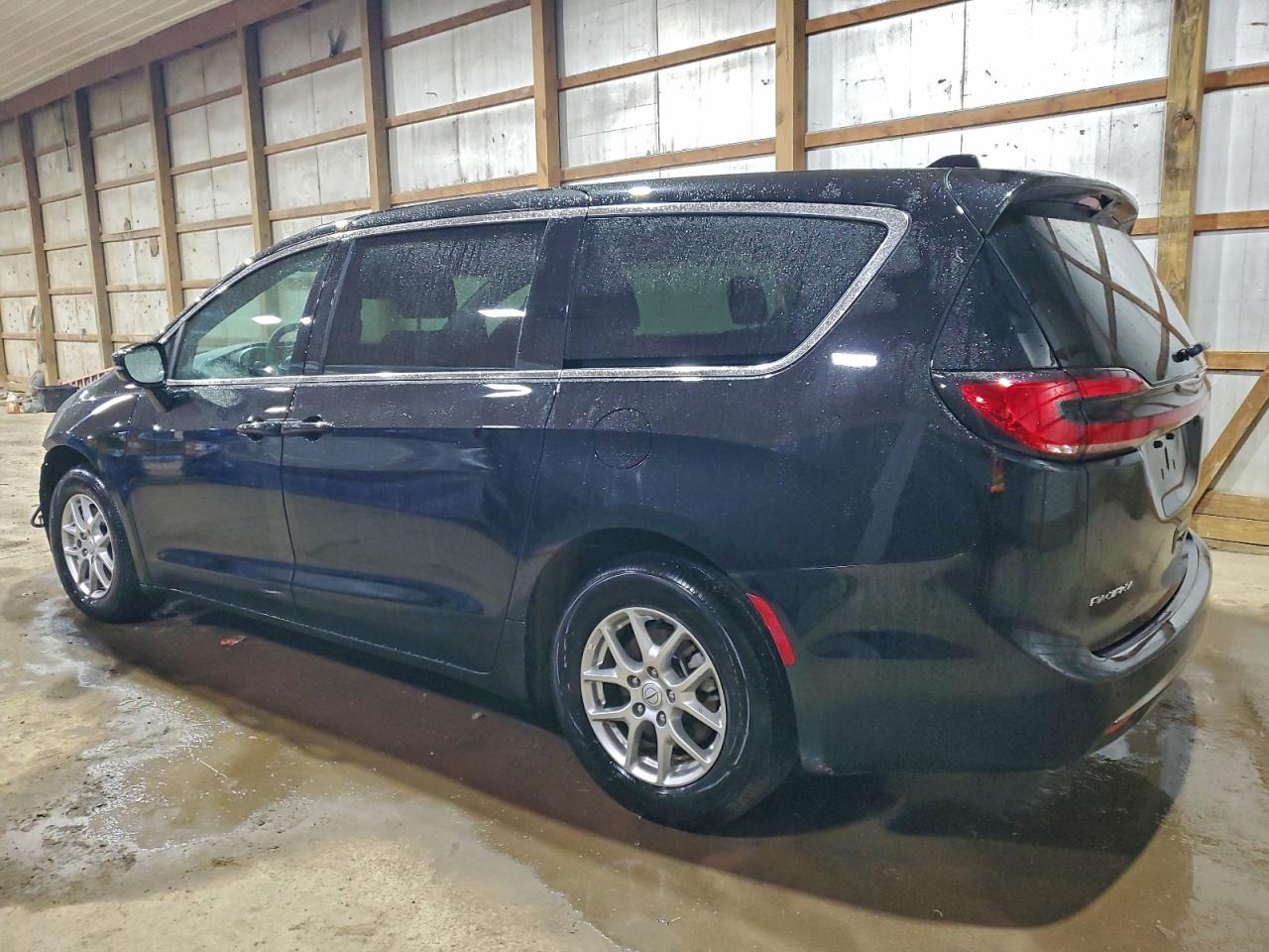 2025 CHRYSLER PACIFICA SELECT photo 2
