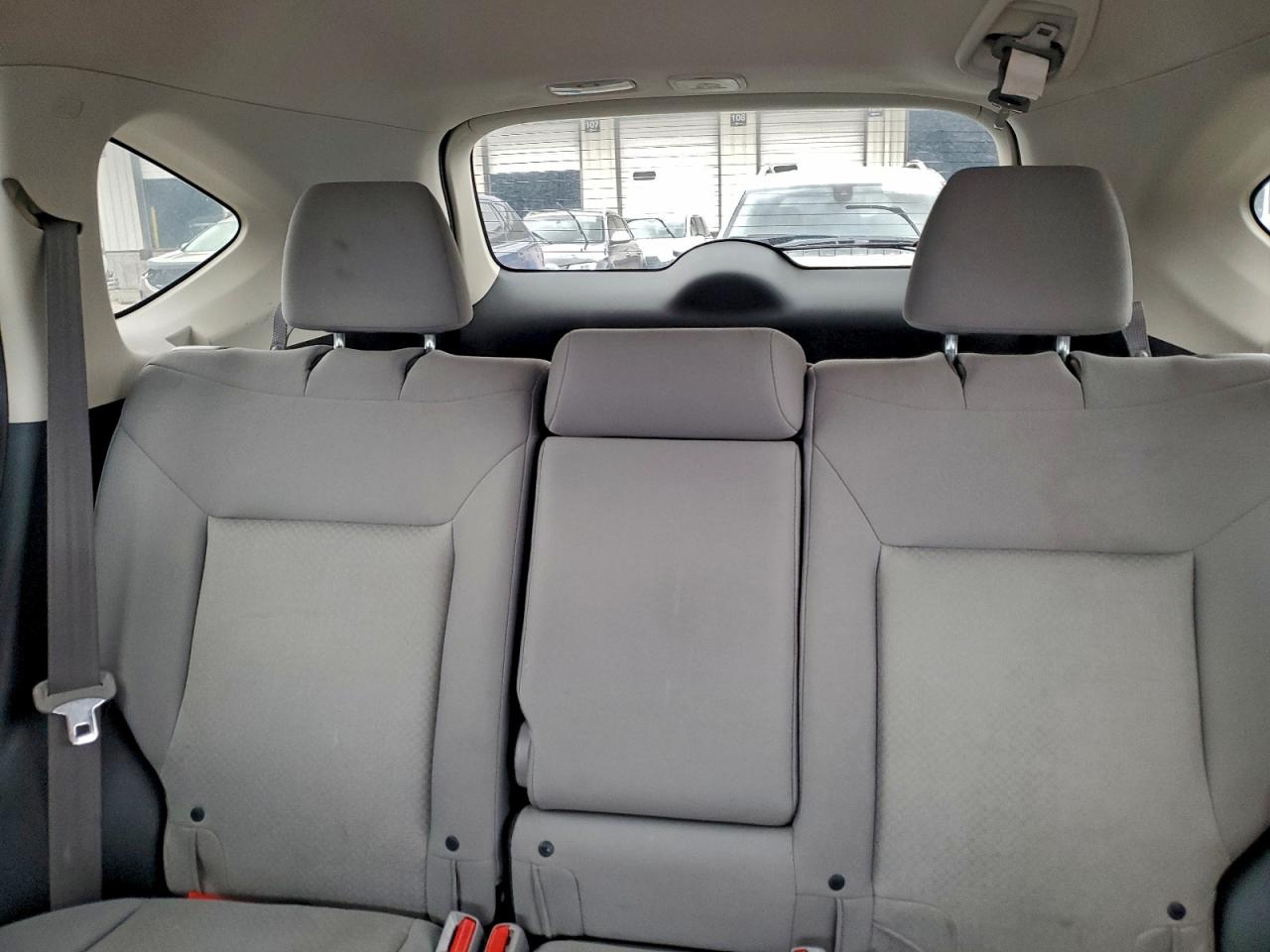 2015 HONDA CR-V LX photo 10