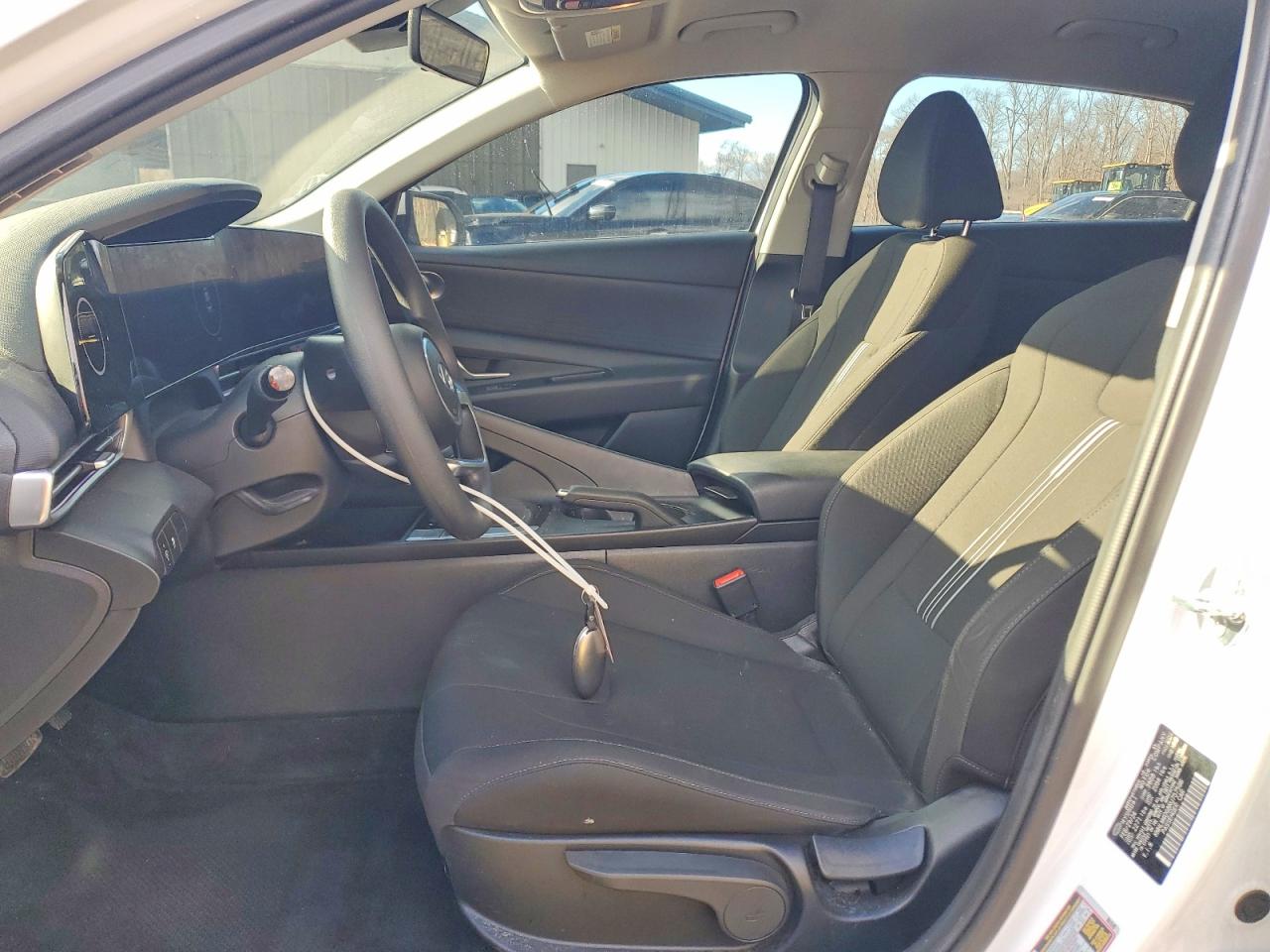 2024 HYUNDAI ELANTRA SEL photo 7