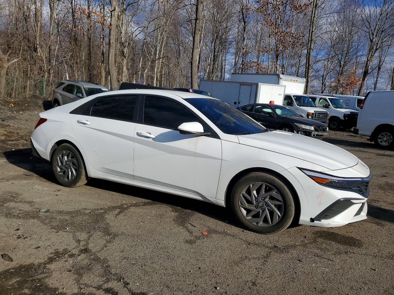 2024 HYUNDAI ELANTRA SEL photo 4
