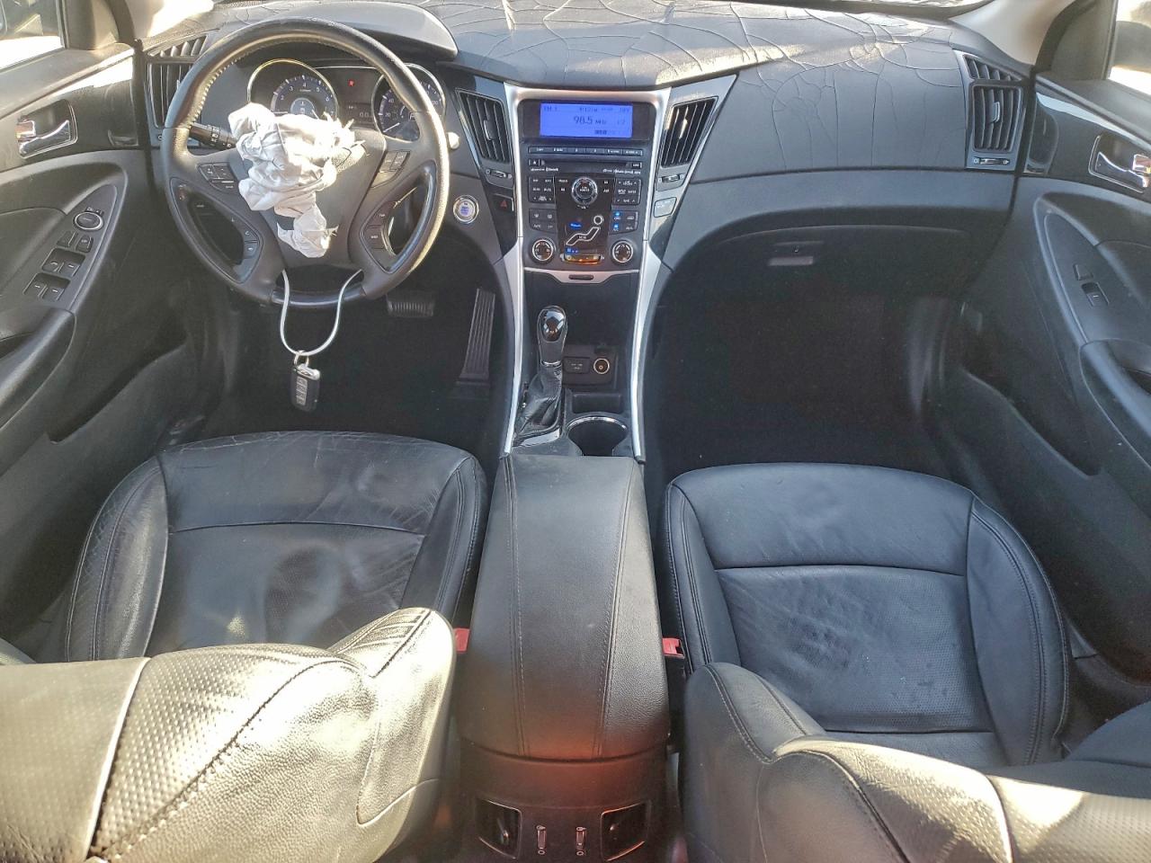 2011 HYUNDAI SONATA SE photo 8