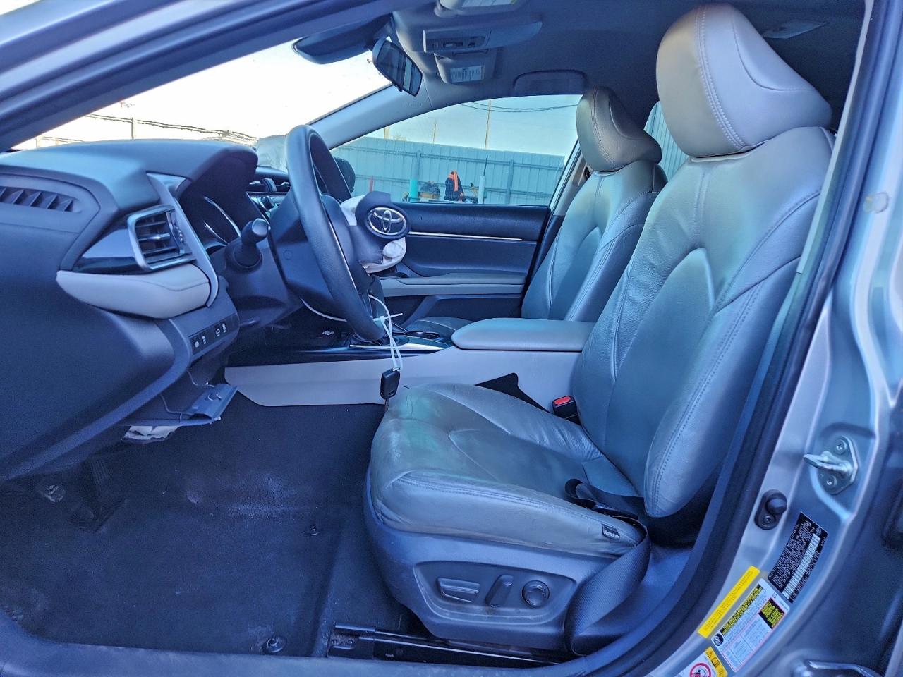 2019 TOYOTA CAMRY L photo 7