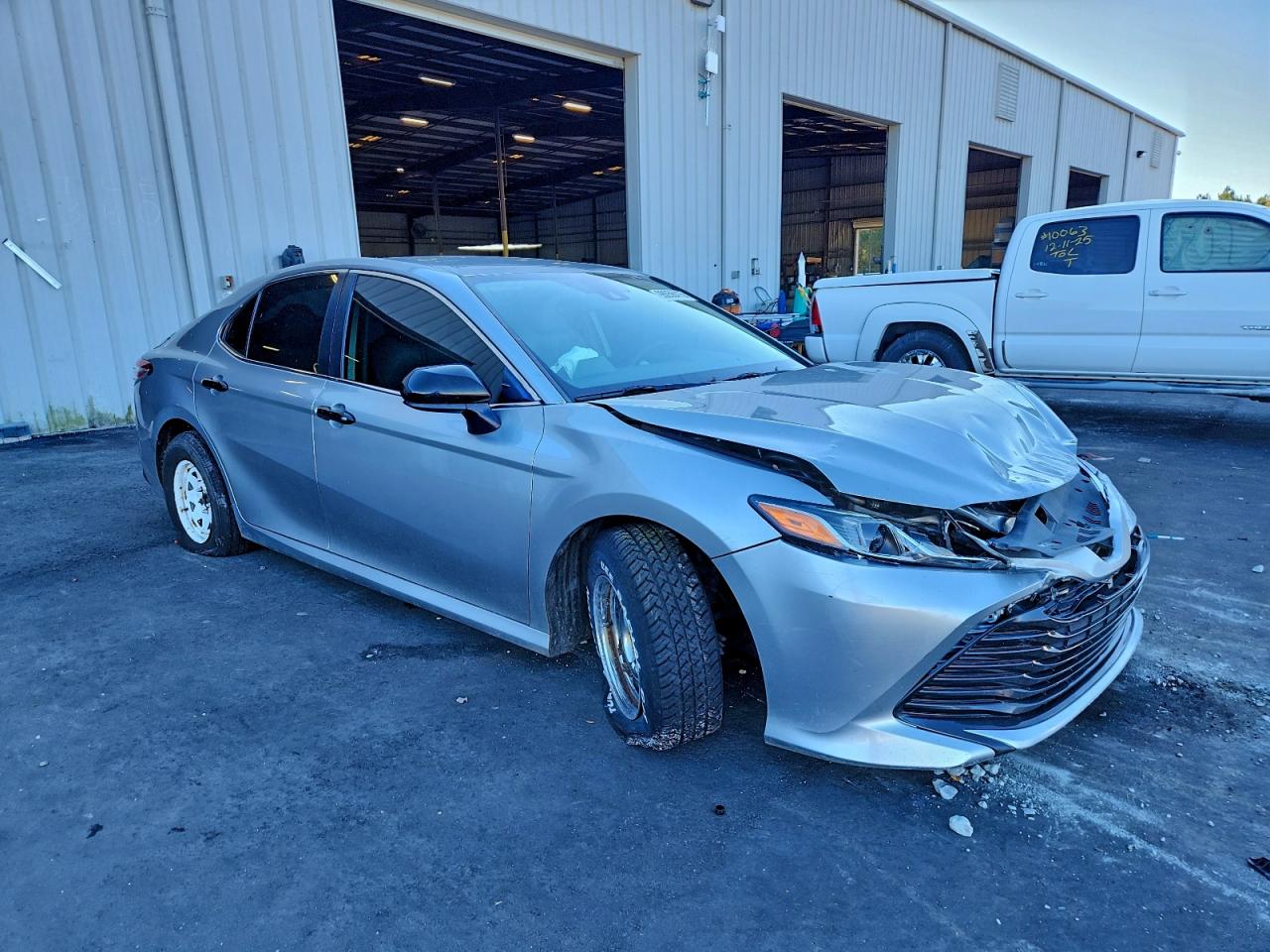 2019 TOYOTA CAMRY L photo 4