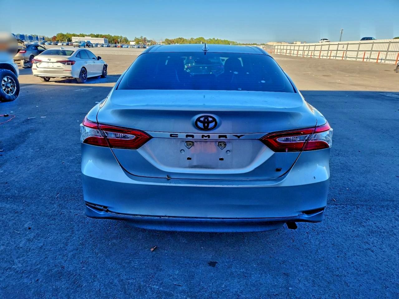 2019 TOYOTA CAMRY L photo 6
