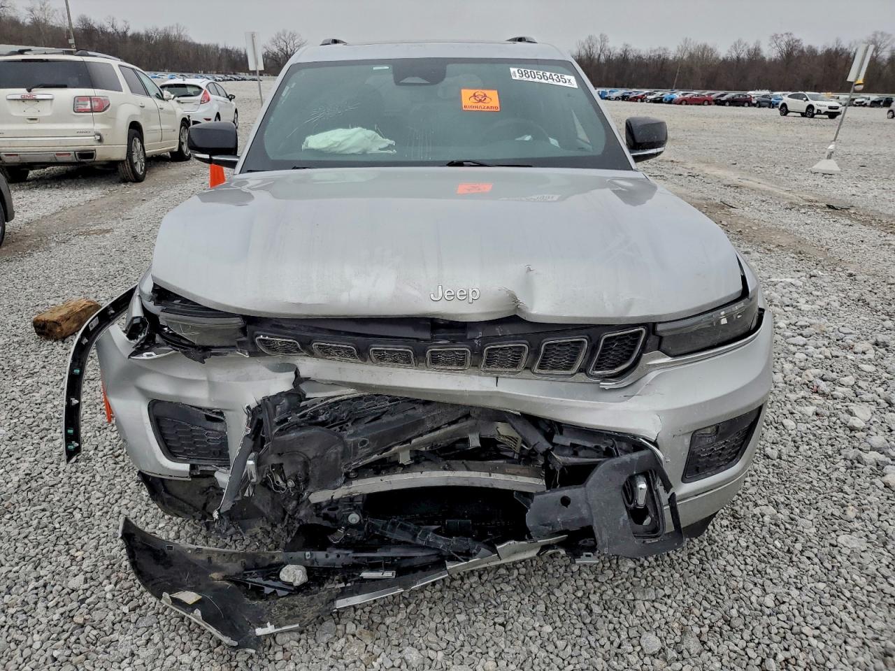 2024 JEEP GRAND CHEROKEE OVERLAND photo 5