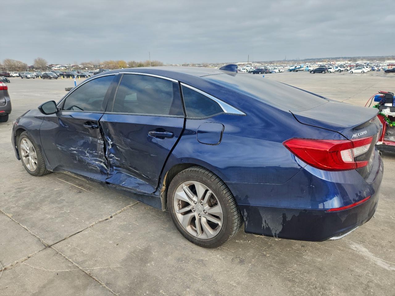 2018 HONDA ACCORD LX photo 2