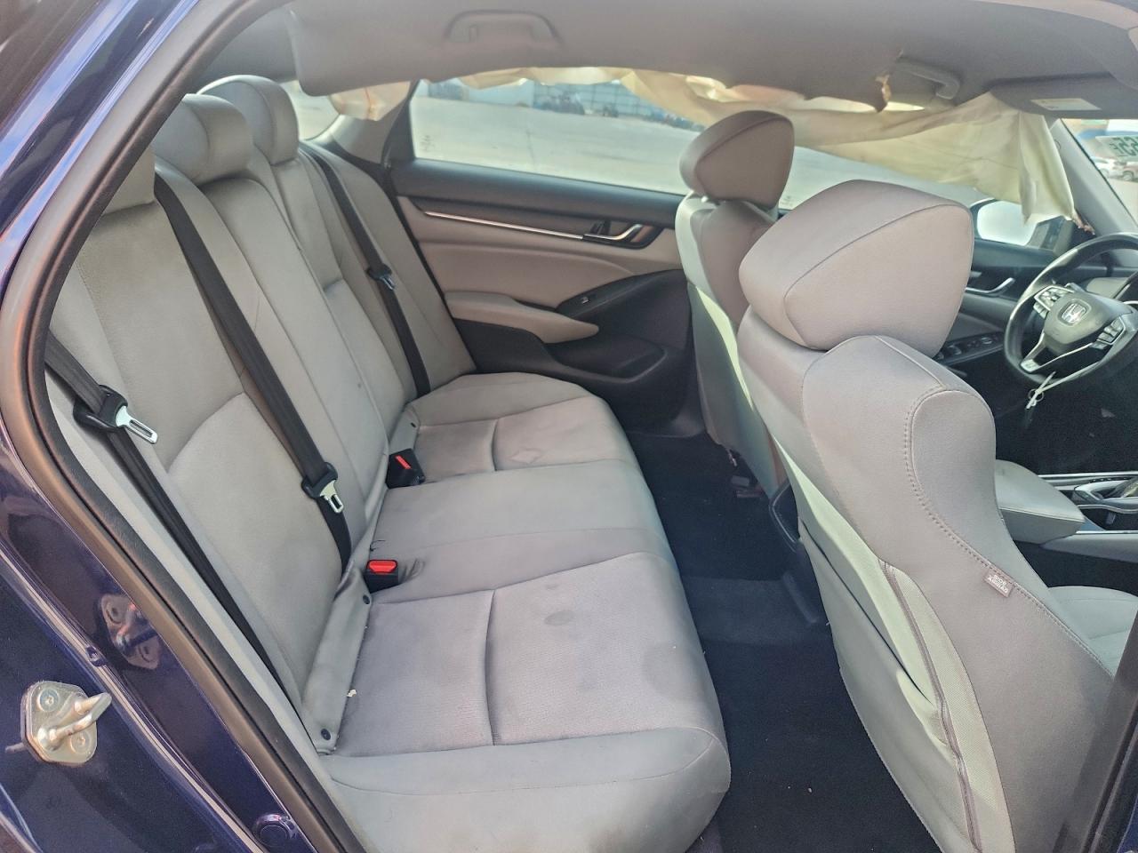 2018 HONDA ACCORD LX photo 10