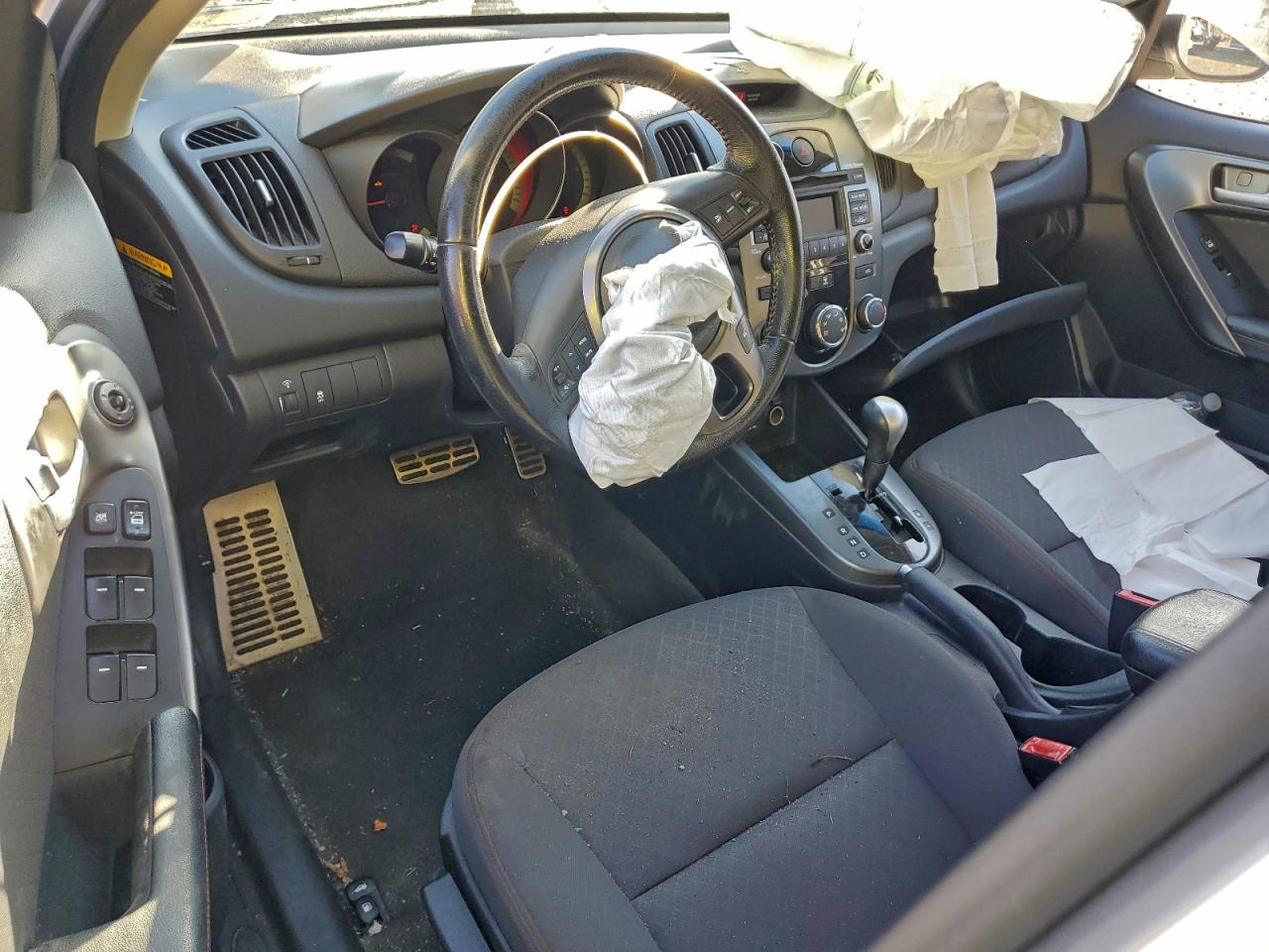 2010 KIA FORTE SX photo 15