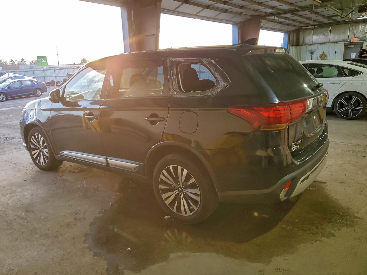 2019 MITSUBISHI OUTLANDER SE photo 2