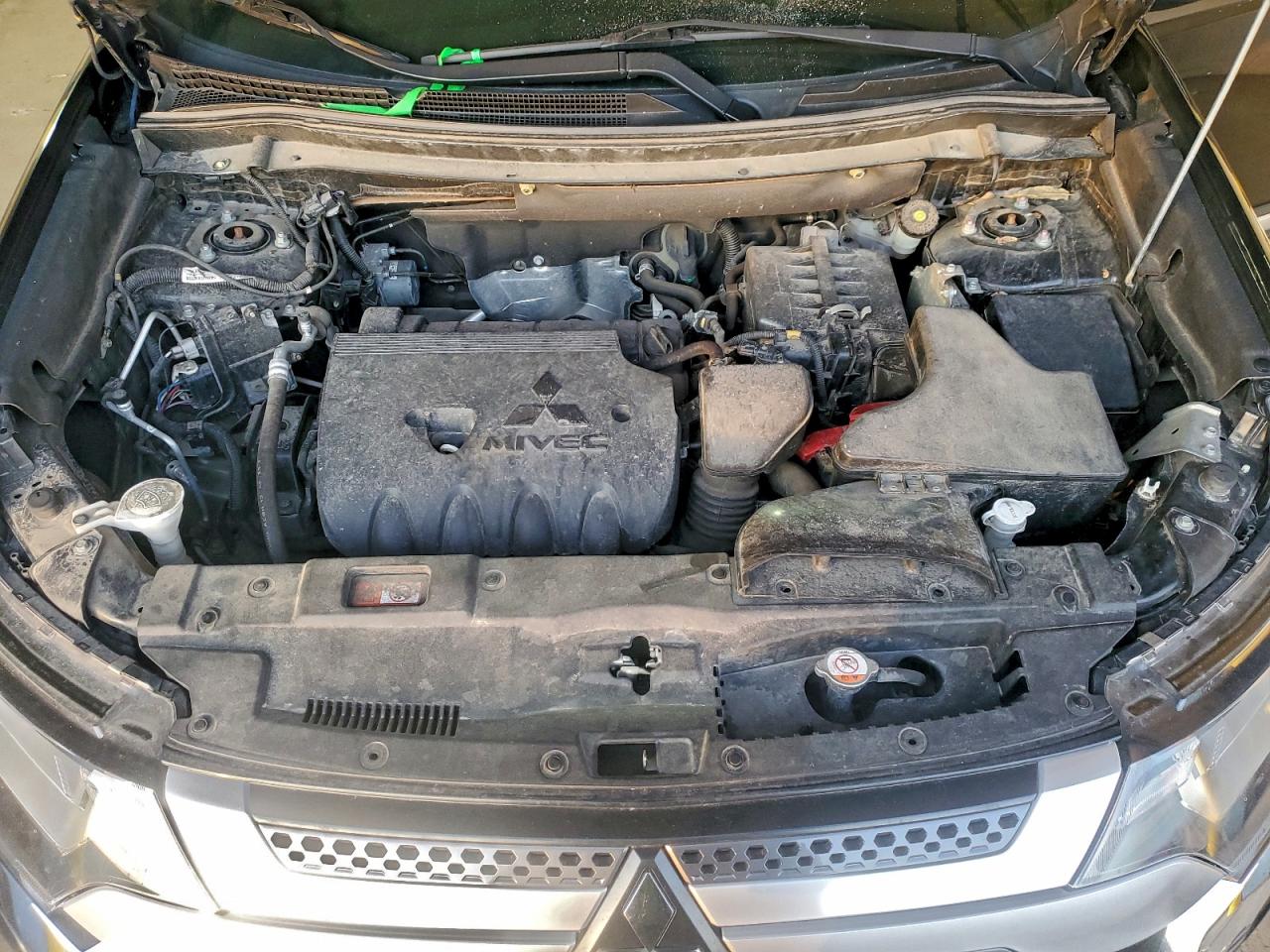 2019 MITSUBISHI OUTLANDER SE photo 12