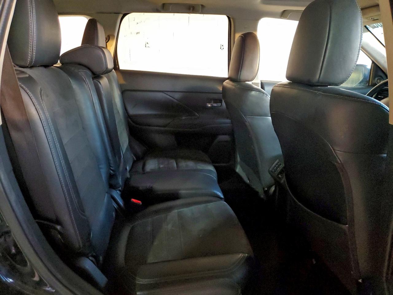 2019 MITSUBISHI OUTLANDER SE photo 11