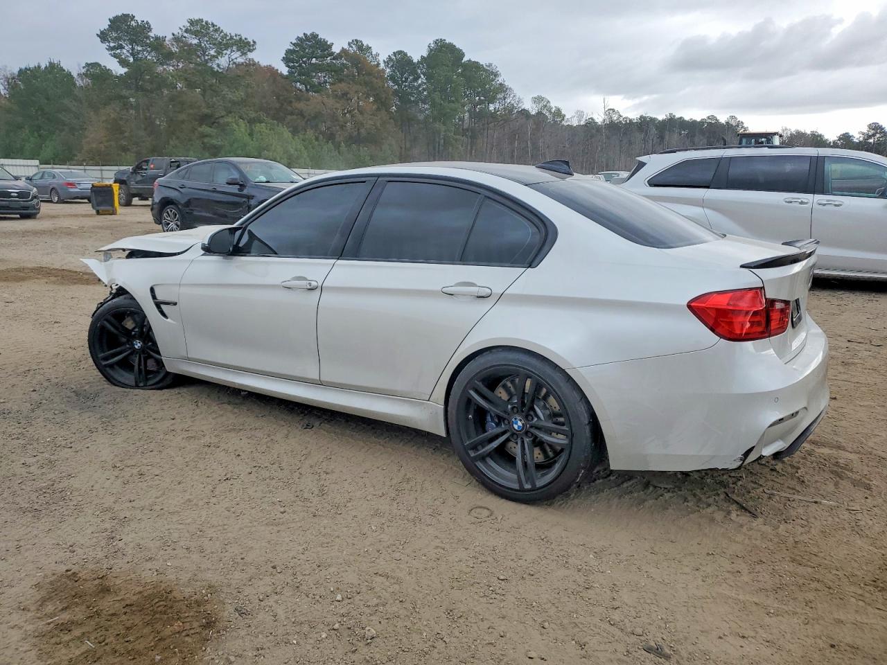2015 BMW M3 photo 2