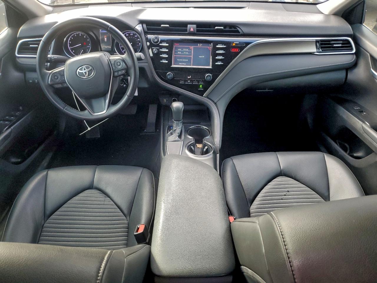 2018 TOYOTA CAMRY L photo 8